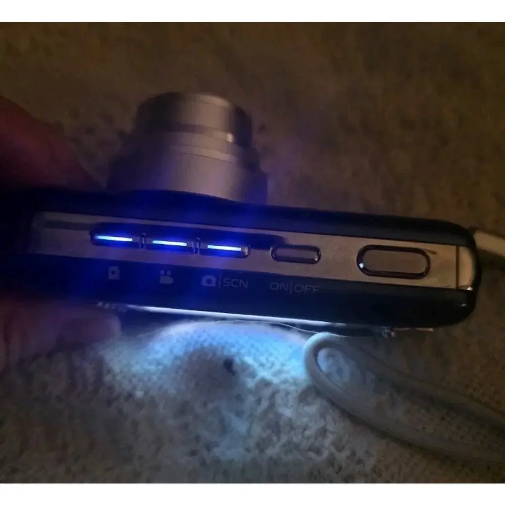 Kodak EasyShare Digital Camera Blue Retinar Aspheric Lens V803 Photography Works